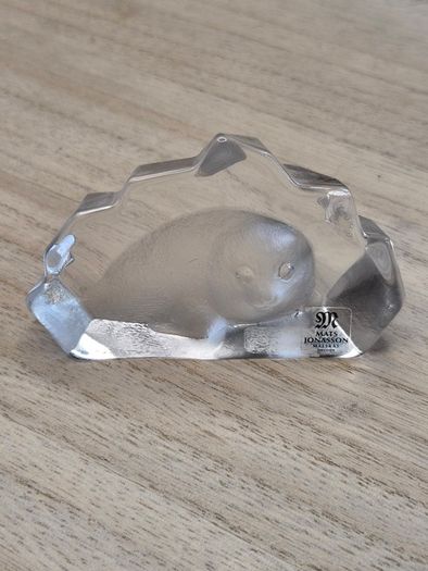 Vintage Mats Jonasson Maleras Swedish Crystal Glass Seal Paperweight Figurine