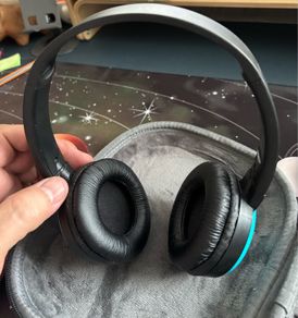JVC HA-S30BT lightweight, wireless on-ear Bluetooth headphones