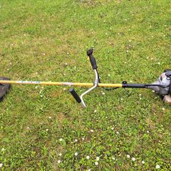 Petrol strimmer