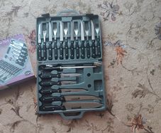 19 piece knife set.