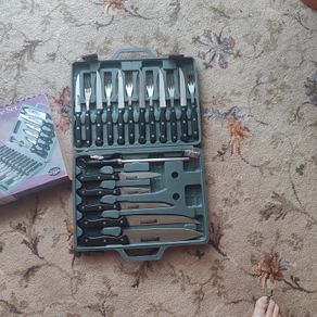19 piece knife set.