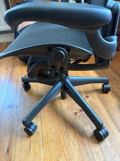 Herman Miller Aeron Size B
