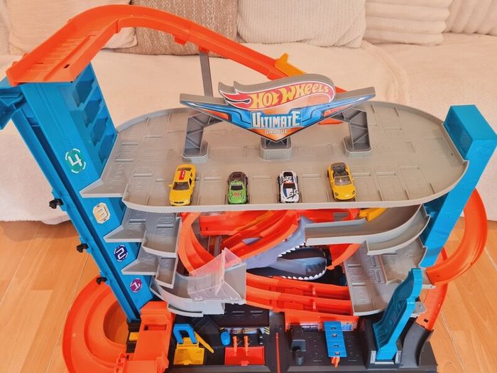 hotwheels ultimate garage