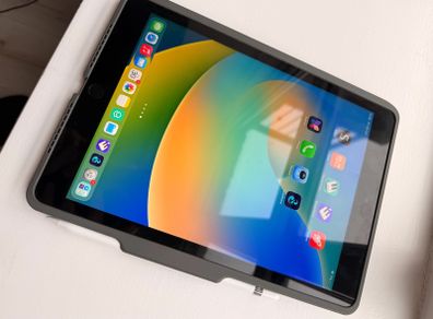 iPad 9th Gen 64GB (2021) with keyboard cover and Apple Pencil