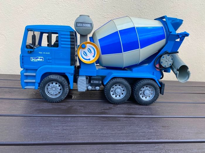 Bruder farm toy clearout