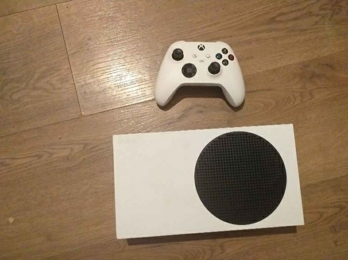 Xbox Series S 512GB White - Very Good Condition
