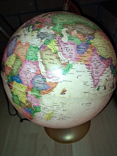 Retro Globe Light