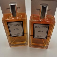 2 x 100ml bottles of women's perfume (Esscence Vault)