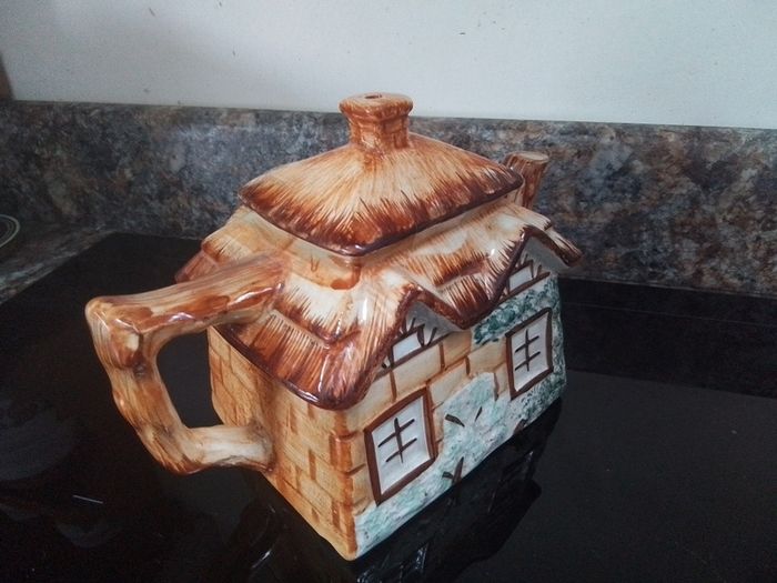 Keele Street Pottery Cottage Teapot