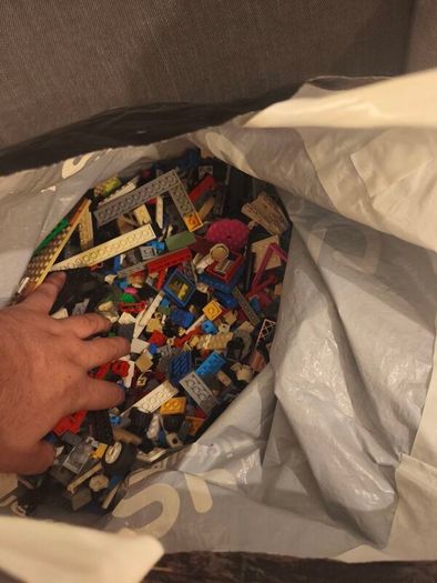 5-6 Kilos of Lego