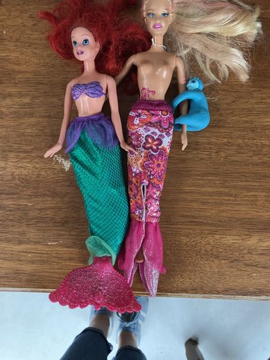 Barbies bundle, including horse