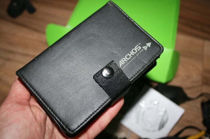 Archos Av 500 Silver Digital Multimedia Media Player Dvr & Accessories (in Working Order)