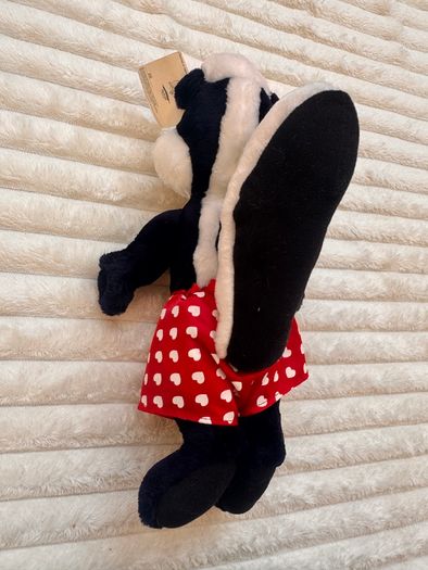 Vintage Looney Tunes Pepe Le Pew Skunk Plush Red Heart Boxers 1997 approx. 35 cm. Please see photos