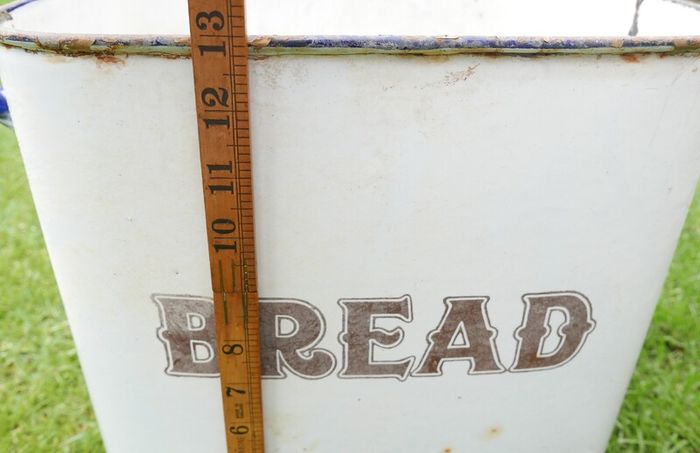 Vintage Prince & Wares White Enamel Porcelain Bread Metal Tin Box
