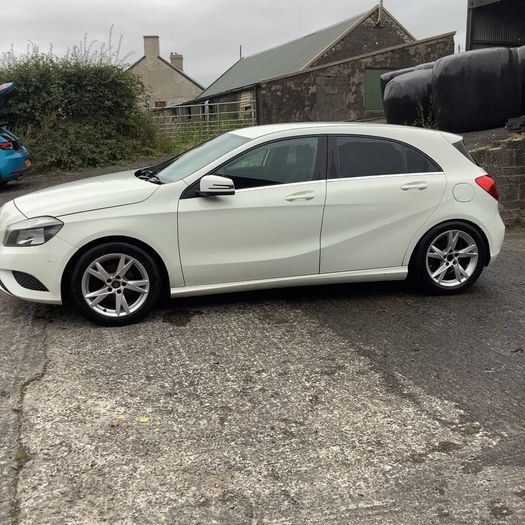 Mercedes a180 & b180 auto breaking for parts