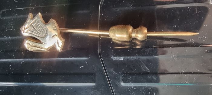 9K Gold Pin, Brooch , Pendant , 1.6 g