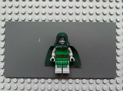 lego super heroes sh0052 Dr. Doom minifigure