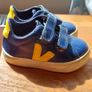 Veja toddler trainers Image 4