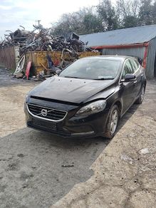 Breaking Volvo V40 2015 diesel