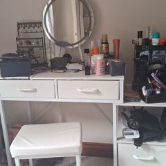 vanity table
