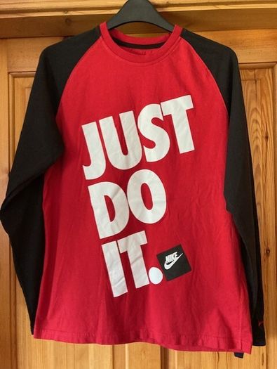 Nike long sleeve top. Size XL. Red.