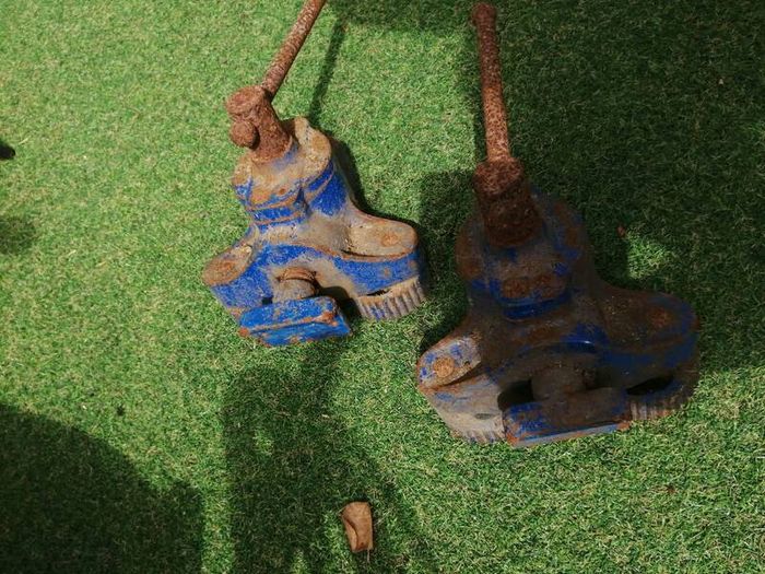 Marple floor board clamps x2
