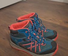 Winter warerproof girls boots Regatta size UK2