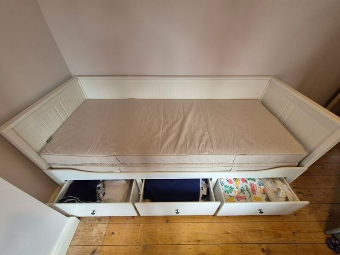 IKEA Hemnes guest/day bed incl. One Vannareid mattress