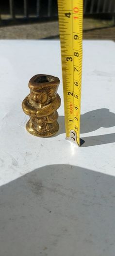 vintage minauture brass Toby jug ornament,,collectors item,,sold as is ,see pictures for condition,,price includes post to anywhere in Ireland thank you.