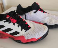 Adidas MEN barricade tennis shoes, SIZE 8