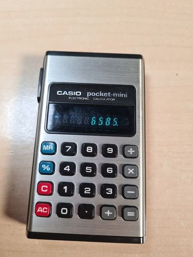 Vintage Casio P-180 Pocket Mini Electronic Calculator
