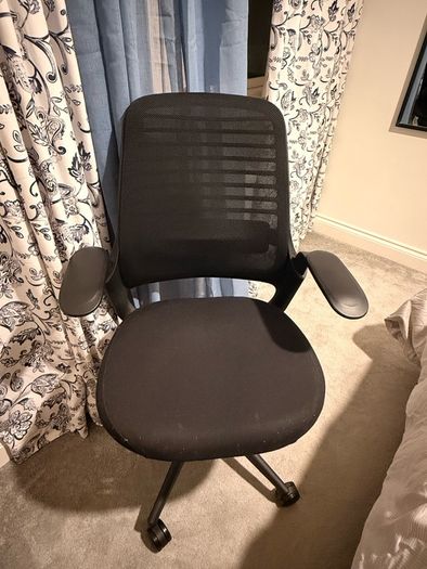 Ergonomic office chair