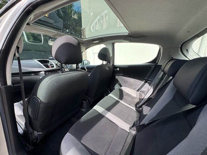 Peugeot 207 Biarritz 1.4 5 Door 2009
