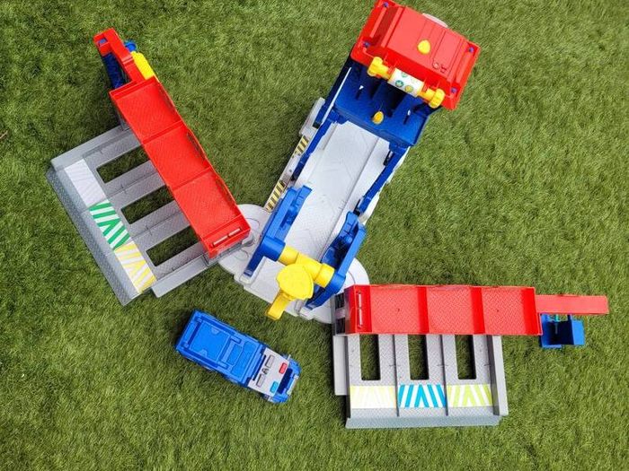 Outdoor toys, Paw Patrol, Firetruck, diggers