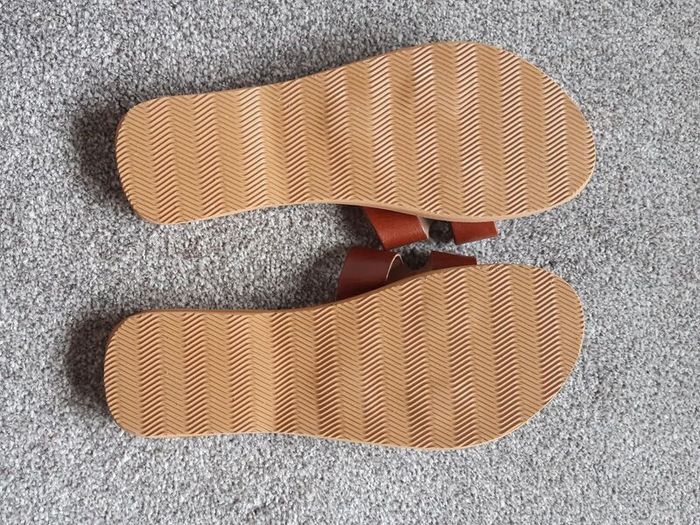 Leather Sliders Size 6