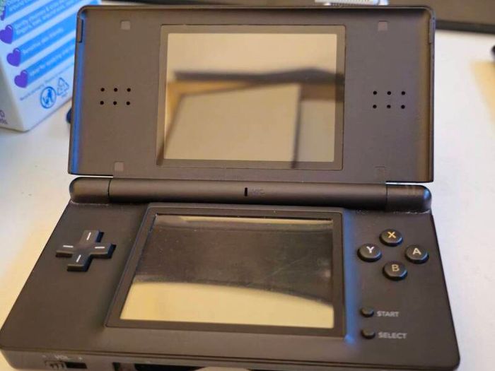 Black Nintendo DS lite