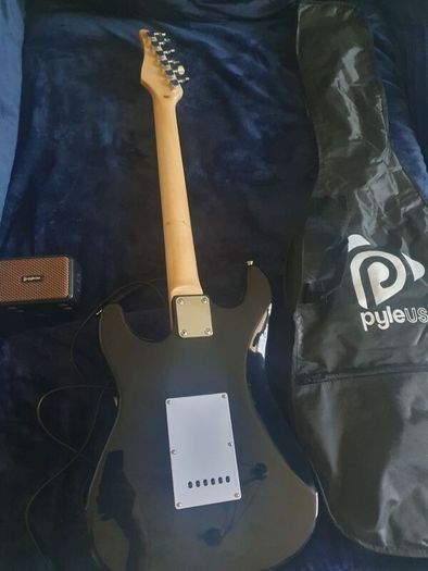 Pyle Electric Guitar with amp