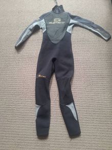 Kids wetsuit age 8-10