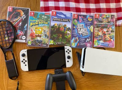 Nintendo Switch Oled + 5 Games + Accessories