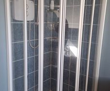 Curved Shower Door and Tray 900x900 quadrant