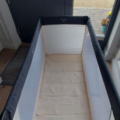 Travel cot