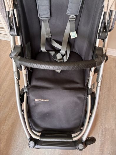 Uppababy Cruz V2 buggy and bassinet