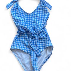 swimsuit/bodysuit