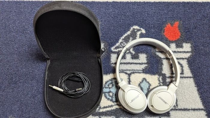 Bose headphonee