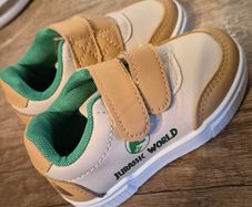 Baby shoes size 22, never worn