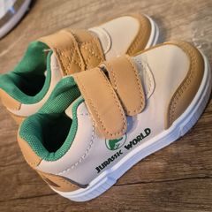 Baby shoes size 22, never worn