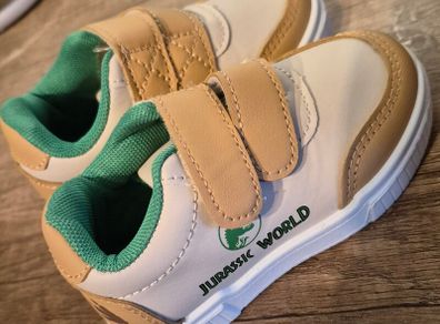 Baby shoes size 22, never worn
