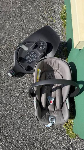 Cybex Cloud T i-Size Car Seat + ISOFIX Base (Excellent Condition)