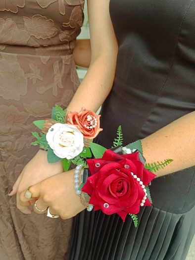 corsage