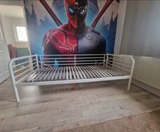 Stylish White Metal Daybed / Single Bed Frame